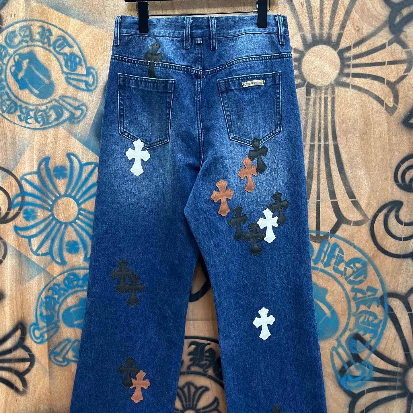 P720 Chrome Hearts Limited Series New City Limited Jeans Chrome Hearts City Limited Jeans vintage levis American made 501 505 517 base version remake Levis American made 501 base version Imported sheepskin 925 silver remake Customers provide waist and trousers length or height and weight The studio will select the most suitable base version for you to remake There are many people doing remakes in the market Don’t belittle or comment The difference is visible to the naked eye See more and compare for yourself #CHROME HEARTS Unisex style